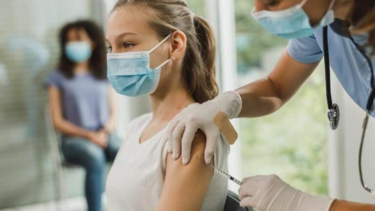 Anuncian fechas para segundas dosis de Pfizer en menores con y sin comorbilidades de Cancún