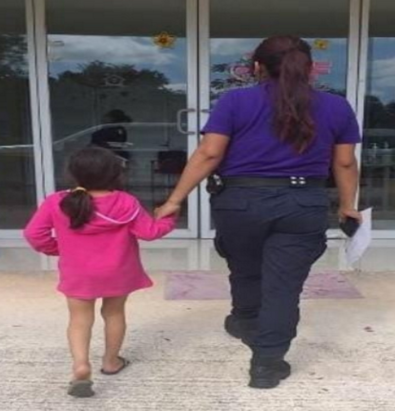 Abandonan padres a menor en gasolinera de Cancún