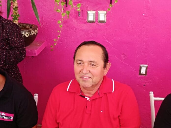 Nivardo Mena Villanueva ha renunciado a su regiduría en Lázarao Cárdenas. Busca ser candidato a la gubernatura este año. Foto: SIM