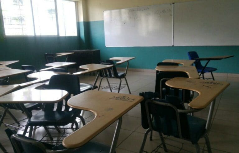 Posponen en 10 estados el regreso a clases ante la Ómicron