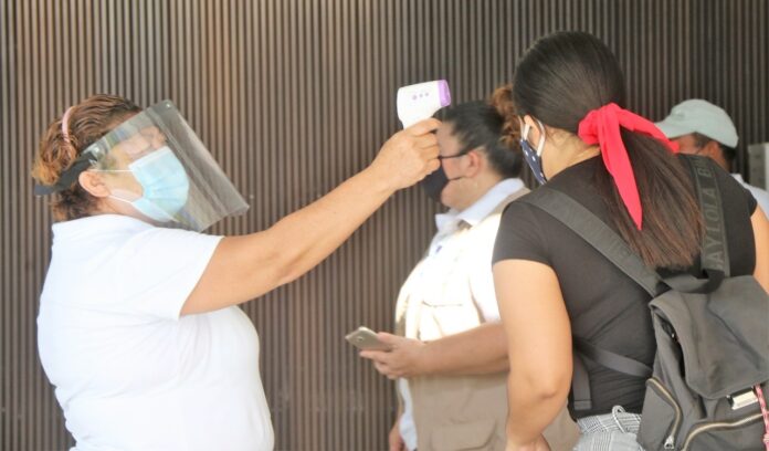 Trabajadores del Gobierno del Estado ponen ejemplo: refuerzan medidas sanitarias para evitar contagios de Covid-19