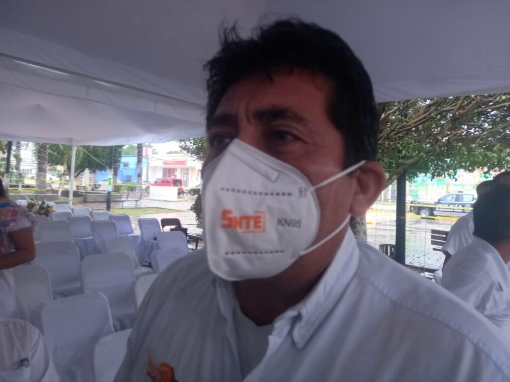 Reportan 15 maestros con síntomas de COVID-19  en el reinicio de clases en Quintana Roo