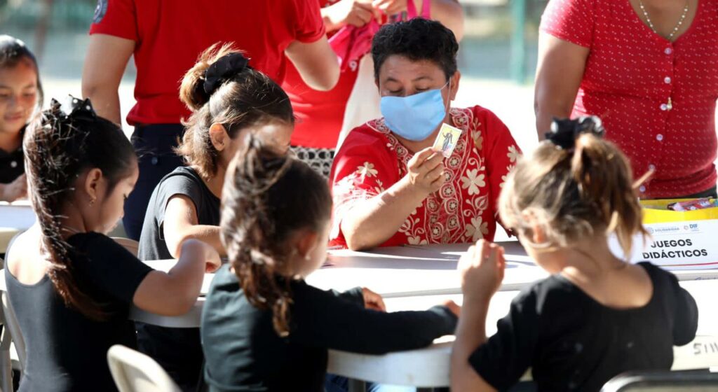 Gobierno de Solidaridad brinda asistencia social a las familias de Puerto Aventuras
