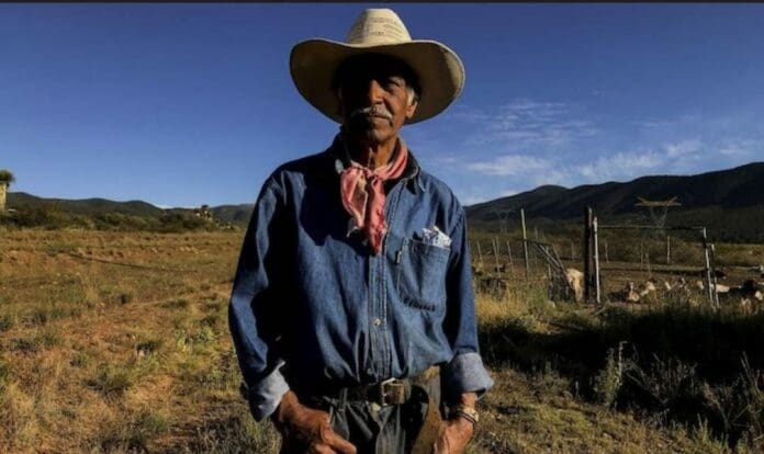 Es un campesino de Zacatecas que podría ir a la cárcel; su delito: no querer vender su propiedad a una minera del hombre más rico de México: Foto Cuartoscuro
