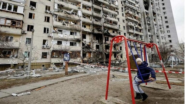 Ucrania lleva registrados hasta el momento 352 civiles asesinados; además hay mil 684 personas lesionadas; según las autoridades. Foto: Reuters