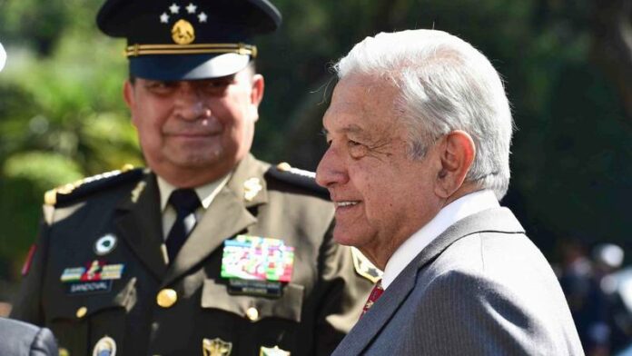 Mitin pro AMLO consigue juntar afluencia mínima
