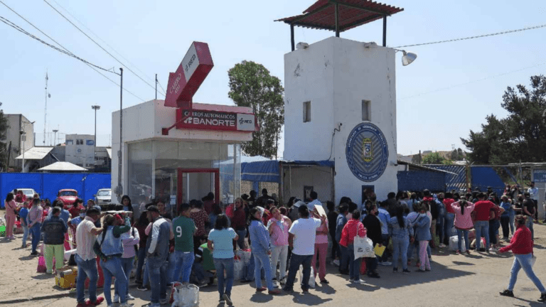 Fallecen reos del Penal de Puebla por ingerir alcohol adulterado