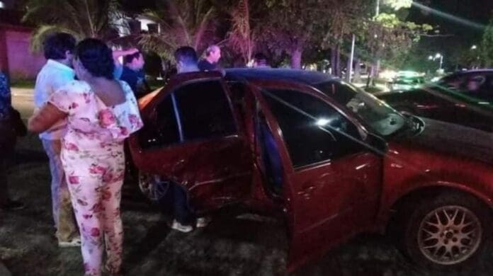 Un elemento de la Guardia Nacional chocó la unidad que iba conduciendo en Chetumal; se dice que iba en estado de ebriedad. Foto: SIM