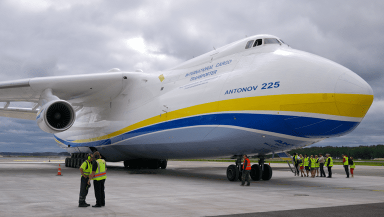 Zelenski confirma la destrucción del AN-225, el avión más grande del mundo