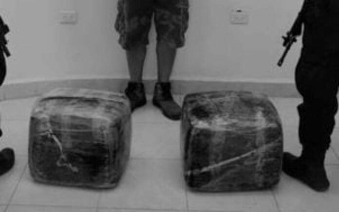 Un sujeto fue detenido luego de encontrarle hasta 15 kilos de marihuana en José María Morelos, en la zona maya de la entidad. Foto: SIM