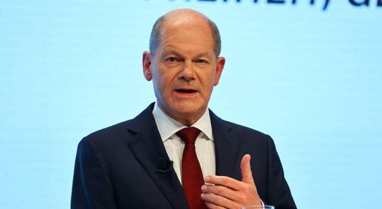 Video: Anuncia canciller de Alemania envío de armas a Ucrania