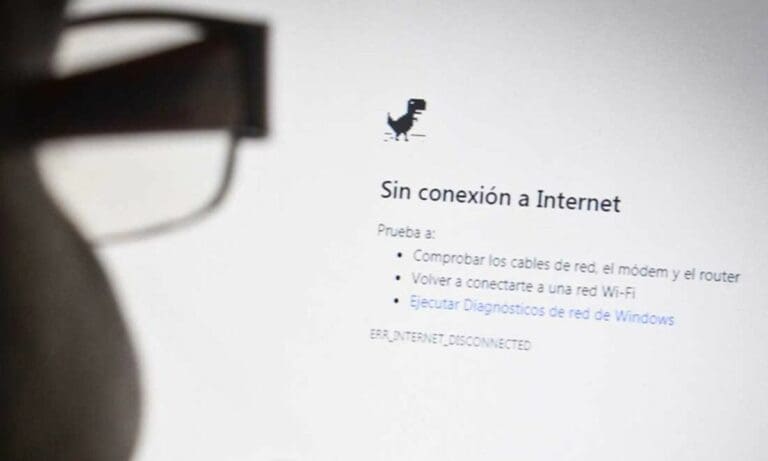 Ucrania sufre cortes de internet en gran parte del país y ciudadanos pierden contacto