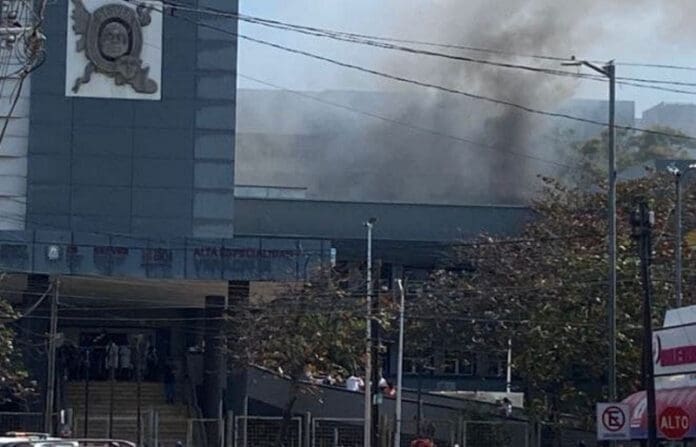 Se incendia Hospital de Alta Especialidad de Veracruz