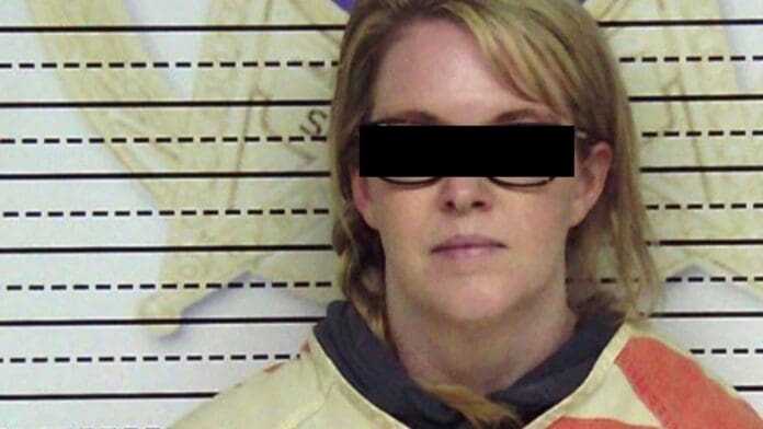 Detienen a mujer que abusaba de adolescentes