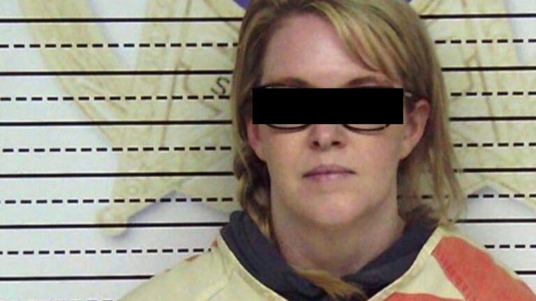 Detienen a mujer que abusaba de adolescentes