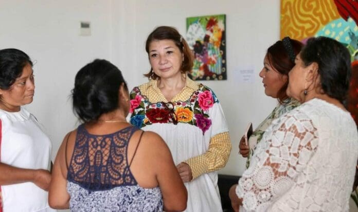 La diputada Kira Iris ha cumplido un año al frente de su labor legislativa; así lo dio a conocer a través de sus redes sociales. Foto: Redes sociales de Kira Iris San