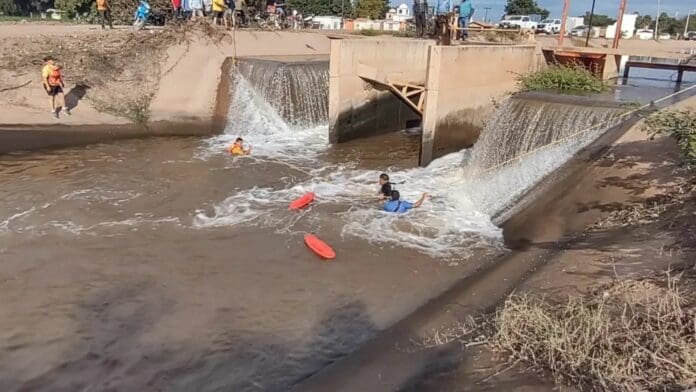 Niño de 4 años desaparece tras caer en canal de riego en Sinaloa, estaba jugando en un cuatrimoto