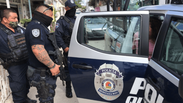Atacan con arma blanca a un menor en cuartería de Cancún