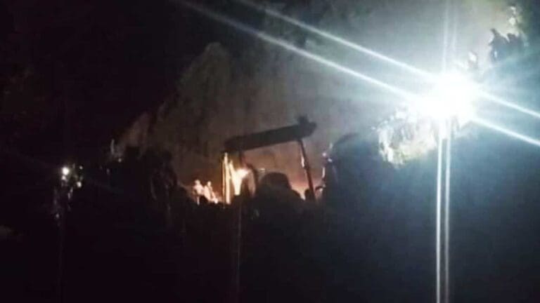 Mueren dos niños arrastrados por un derrumbe en Veracruz