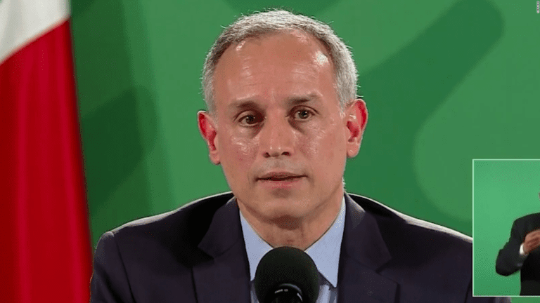 Hugo López-Gatell es denunciado por mamá de niño con cáncer; lo acusa de homicidio