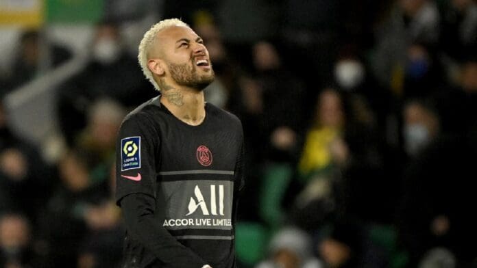 El insólito fallo de Neymar al lanzar un penalti se hace viral