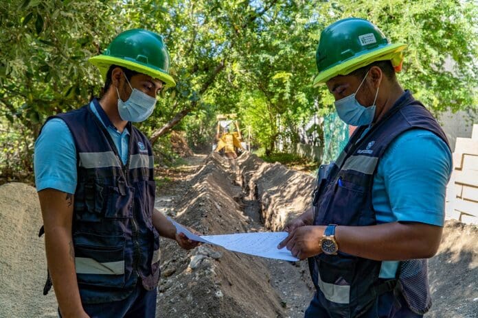 Trabajarán Ayuntamiento y Aguakan para mejorar el servicio de agua potable en Playa del Carmen
