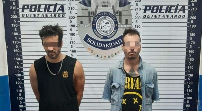 Dos sujetos fueron detenidos en Playa del Carmen; tenían en su poder varias dodis de diversas drogas como mota, coca, LSD y más. Foto: SP de Solidaridad