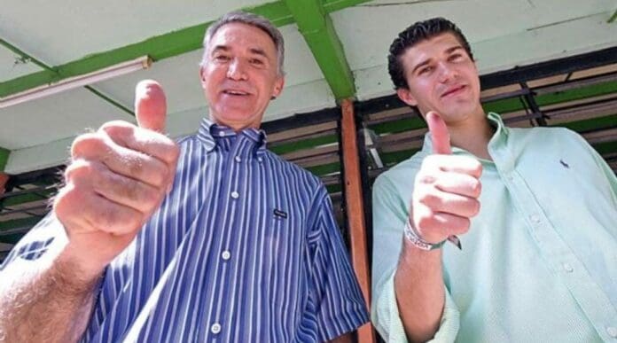 Una investigación ha revelado cómo han obtenido recursos los socios de Latinus, portal crítiocp del gobierno de AMLO: con varios contratos. Foto: Procesofoto