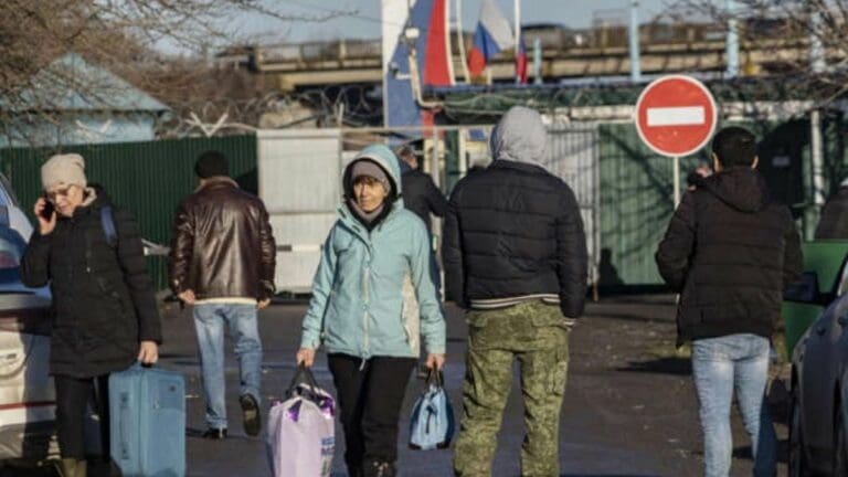 Región rusa fronteriza con Ucrania declara emergencia por arribo de refugiados