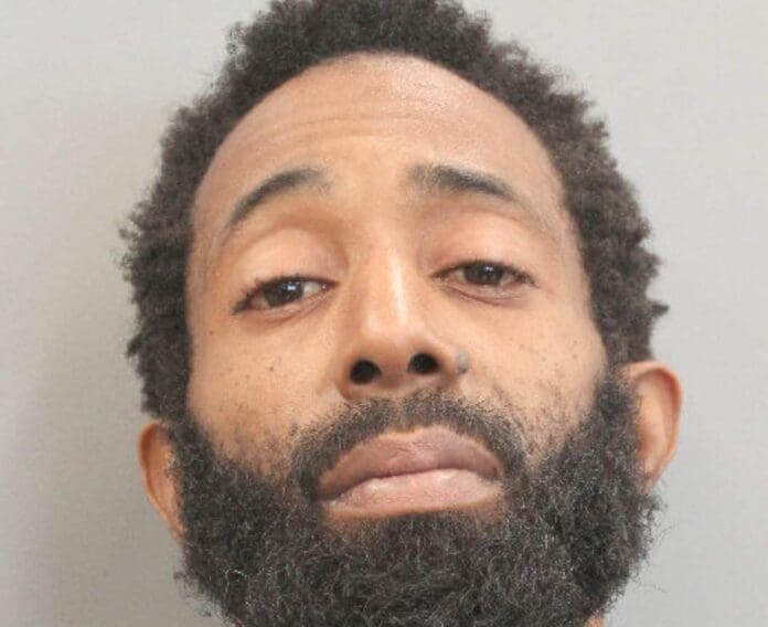 A un sujeto le robaron 20 dólares, quiso evitar que el ladrón escapara y se puso a disparar, pero a quien le dio fue a una niña, la mató. Foto: Policía de Houston