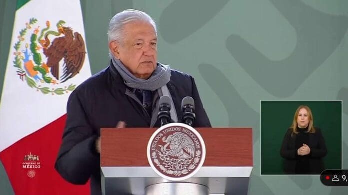 AMLO habló de los críticas de políticos norteamericanos contra su gobierno; dijo que era un halago que algunos lo señalaran. Foto: Captura de video