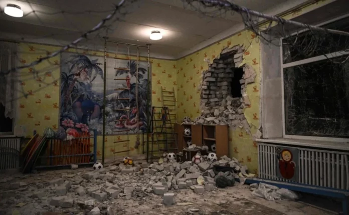 Ucrania acusa a las fuerzas prorrusas de bombardear una escuela al este del país