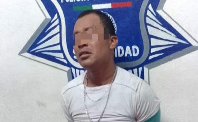 Un sujeto fue detenido con hasta 17 dosis de droga en la colonia Bellavista de Playa del Carmen la tarde de este miércoles. Foto: SP de Solidaridad