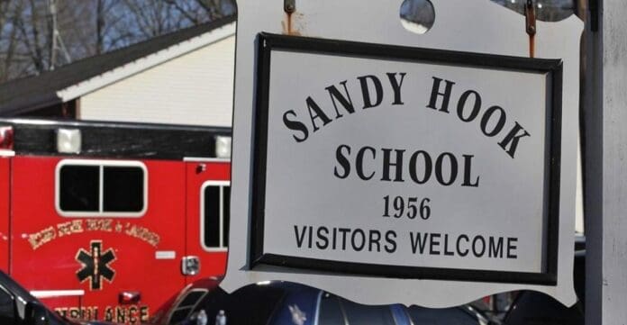 Un fabricante de armas ha sido obligado a pagar hasta 73 millones de dólares a las víctimas de una masacre escolar del 2012. Foto: Europa Press