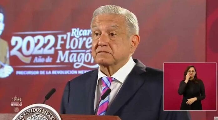 AMLO propuso este día que los periodistas de renombre den a concoer cuánto ganan y quién les paga para saber a qué intereses responden. Foto: Captura de video