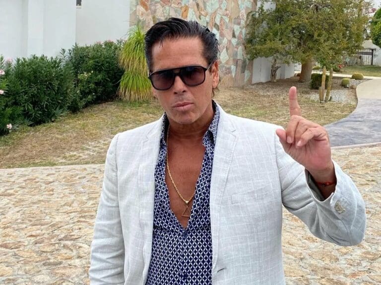 Roberto Palazuelos supuestamente pactó con asesor de Peña Nieto para limpiar su imagen