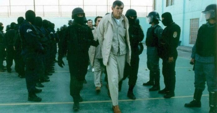 Miguel Ángel Félix Gallardo, quien fuera uno de los grandes capos del narco pidió un amparo pasa salir de prisión, pero le fue negado. Foto: AP