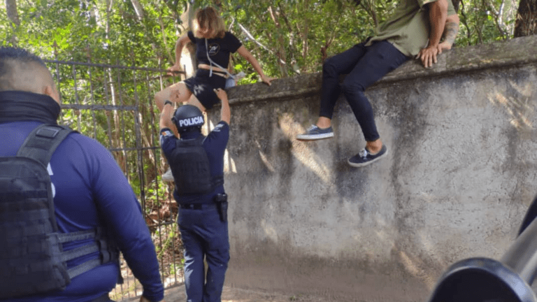 Rescatan a turistas de evento de música electrónica en Tulum
