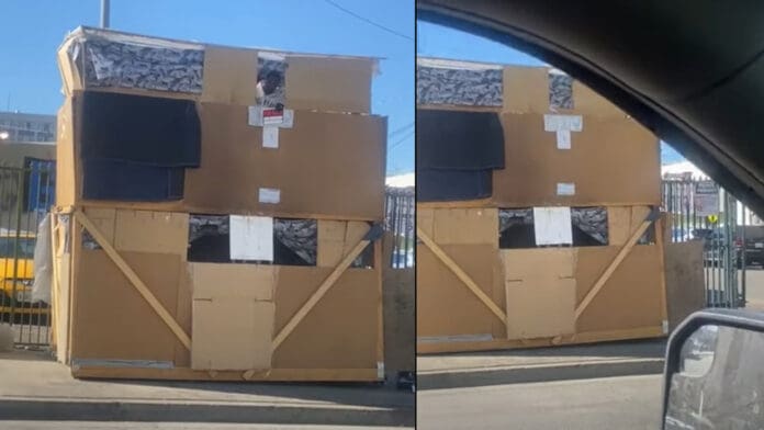 Video: Hombre en situación de calle construye casa de dos pisos con cartón