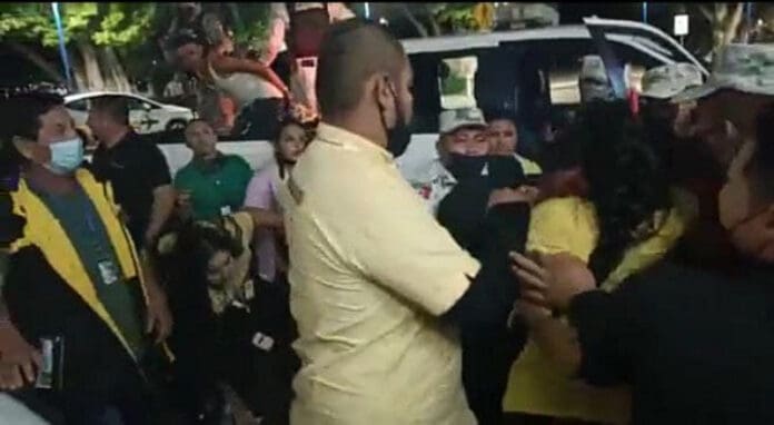 Peleas y zafarrancho en la Terminal 2 del Aeropuerto Internacional de Cancún