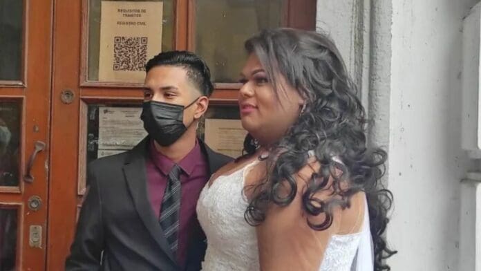 Veracruz: Mujer trans se casa por primera vez sin la necesidad de un amparo tras 4 años con su pareja