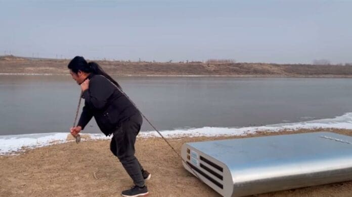 Un 'youtuber' crea la batería externa capaz de cargar hasta 5.000 teléfonos móviles