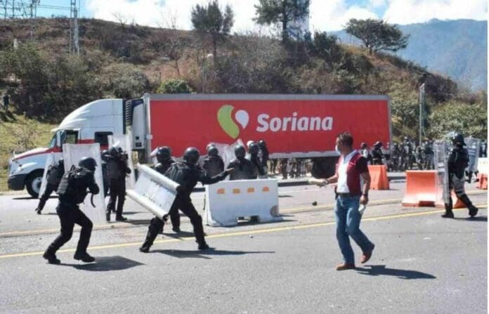 Como nadie conducía el tráiler arrojado contra la Guardia Nacional, no hay delito que perseguir, eso aseguró la alcaldesa de Acapulco. Foto: Cuartoscuro