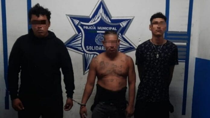 Aseguran a 3 sujetos con sustancias ilícitas en In House