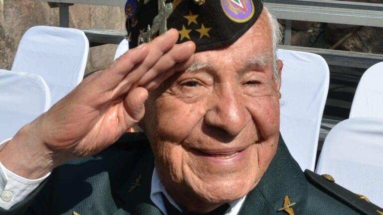 Muere el coronel Carlos Garduño, el último piloto aviador que sobrevivió del Escuadrón 201