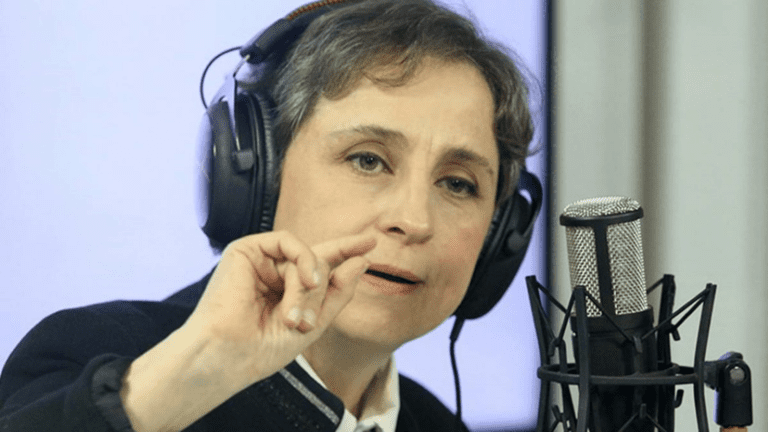 Carmen Aristegui se defiende de AMLO: el trabajo de los periodistas es importante en las democracias