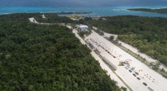 AMLO acusó a la ex secretaria de Medio Ambiente de Zedillo de dar permisos a Calica, ella lo niega y dice que fueron ex gobernadores. Foto: Redes sociales