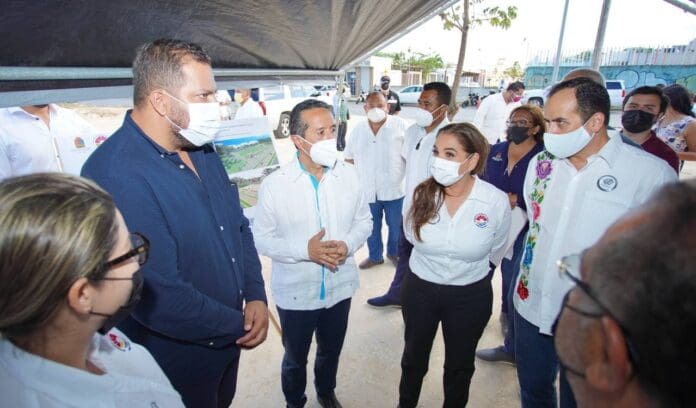 Supervisa Carlos Joaquín obras para recomponer el tejido social