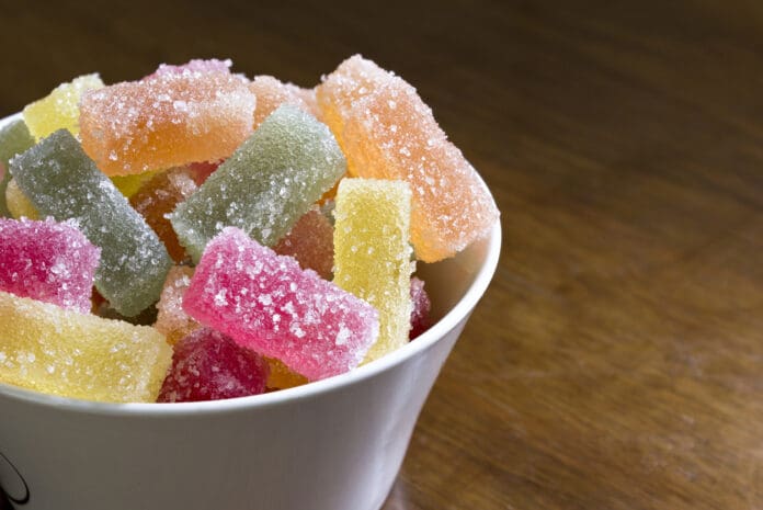 Un niño de 11 años muere tras comer gomitas en casa de su tía