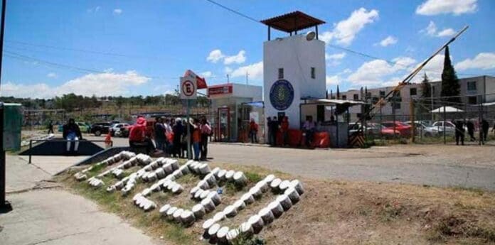 En redes sociales trascendió la renuncia de la nueva directora del penal de Puebla donde apareció el bebé muerto; pero se desmintió. Foto: Redes sociales